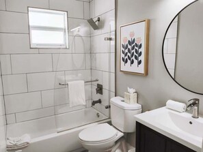 Shower, hair dryer - Rustic Retreats in the heart of Fort Lauderdale (Fort Lauderdale)