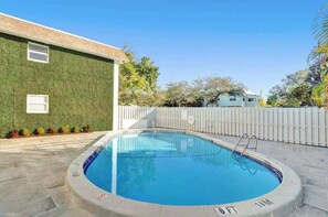 Pool - Rustic Retreats in the heart of Fort Lauderdale (Fort Lauderdale)