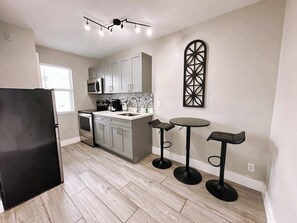 Fridge, microwave, oven, stovetop - Rustic Retreats: 1BR Minutes From Las Olas (Fort Lauderdale)