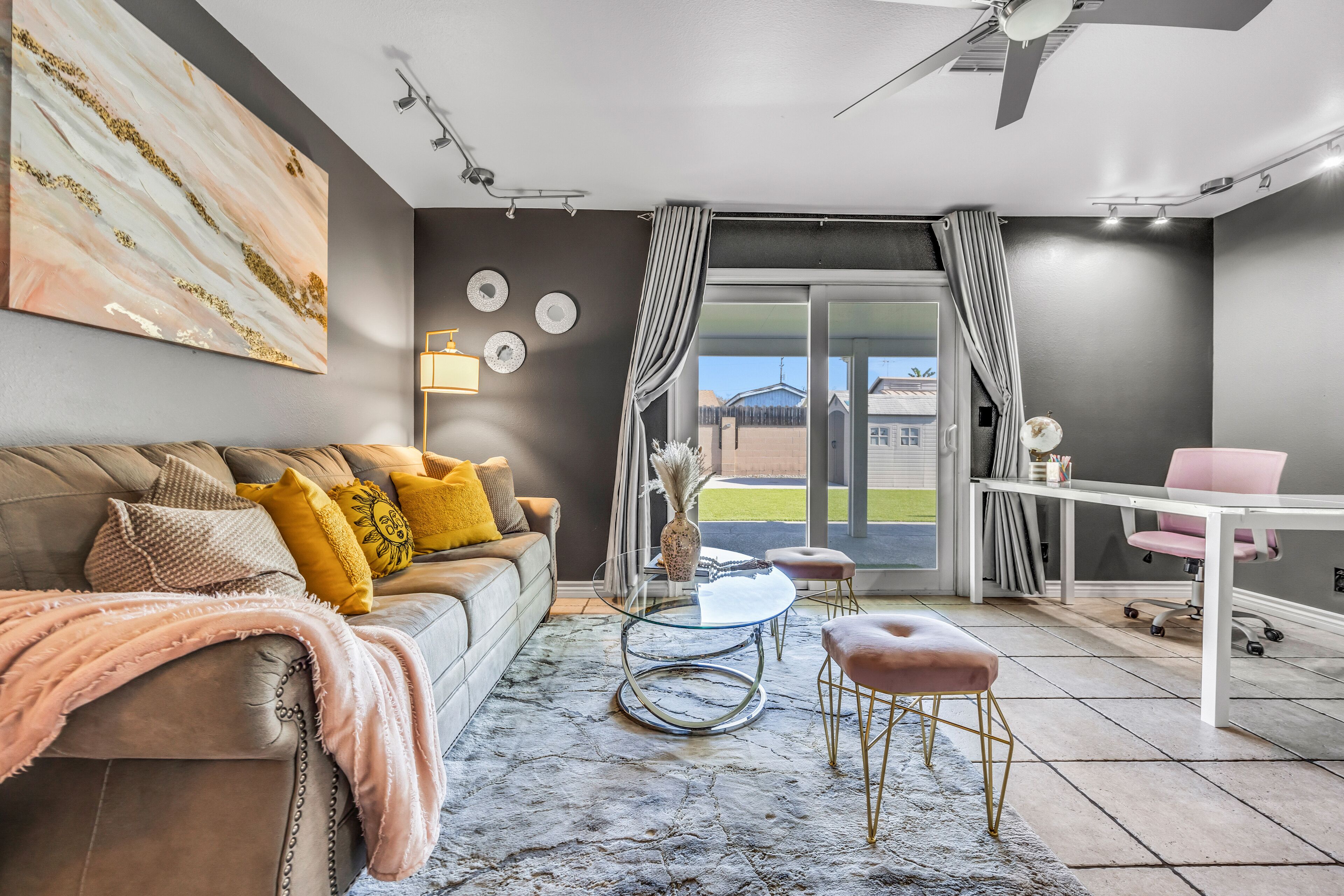 Cozy & Relaxing Getaway Home 5 mins to Disneyland