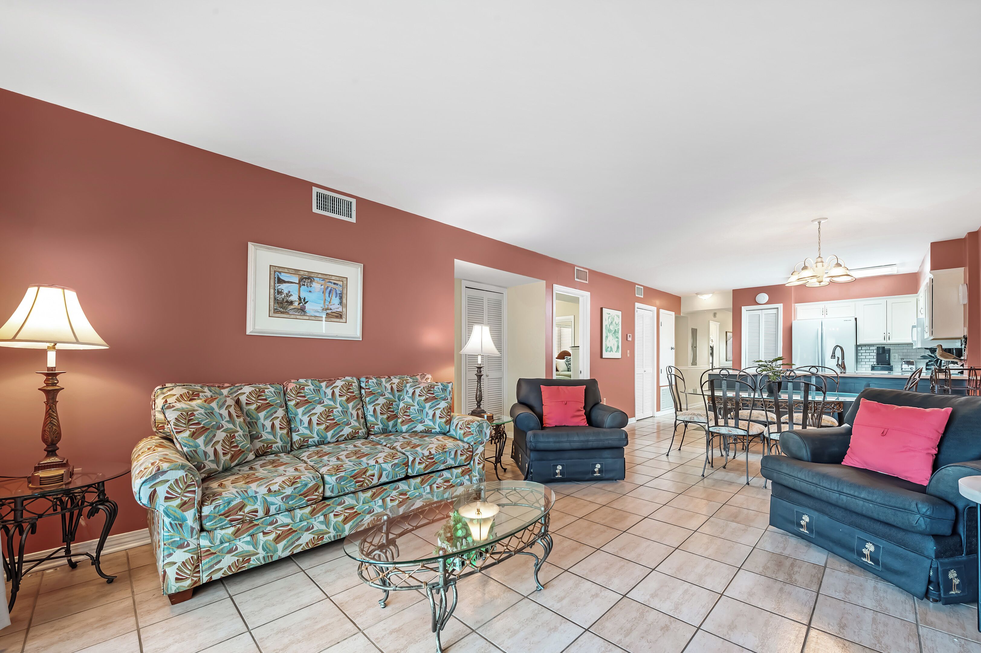 TV connectée, lecteur de DVD, livres