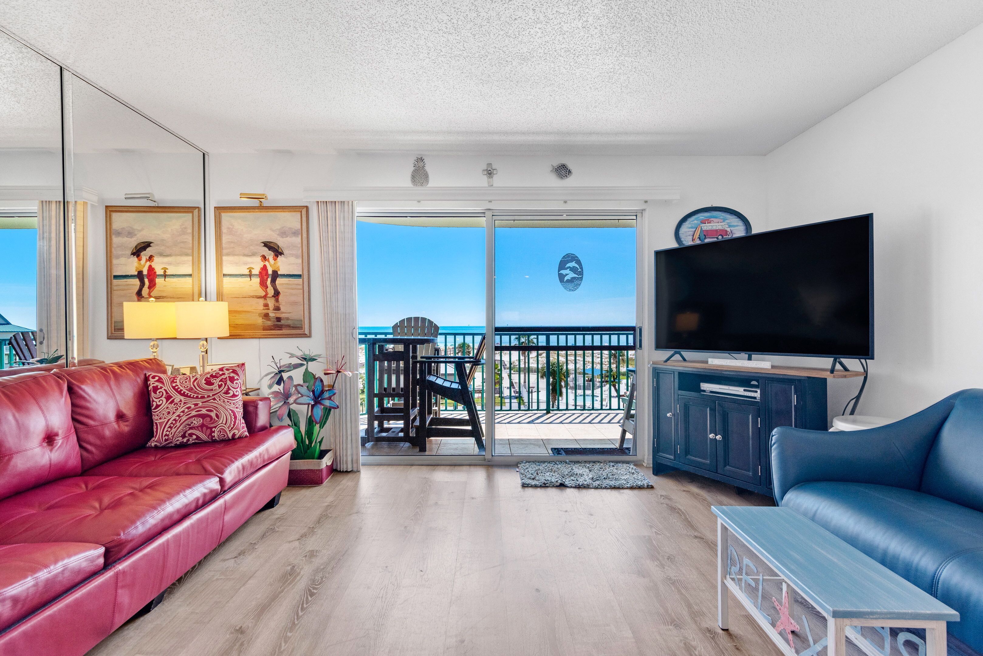 Smart TV, DVD player, books