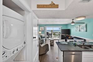 Smart TV, lettore DVD, libri