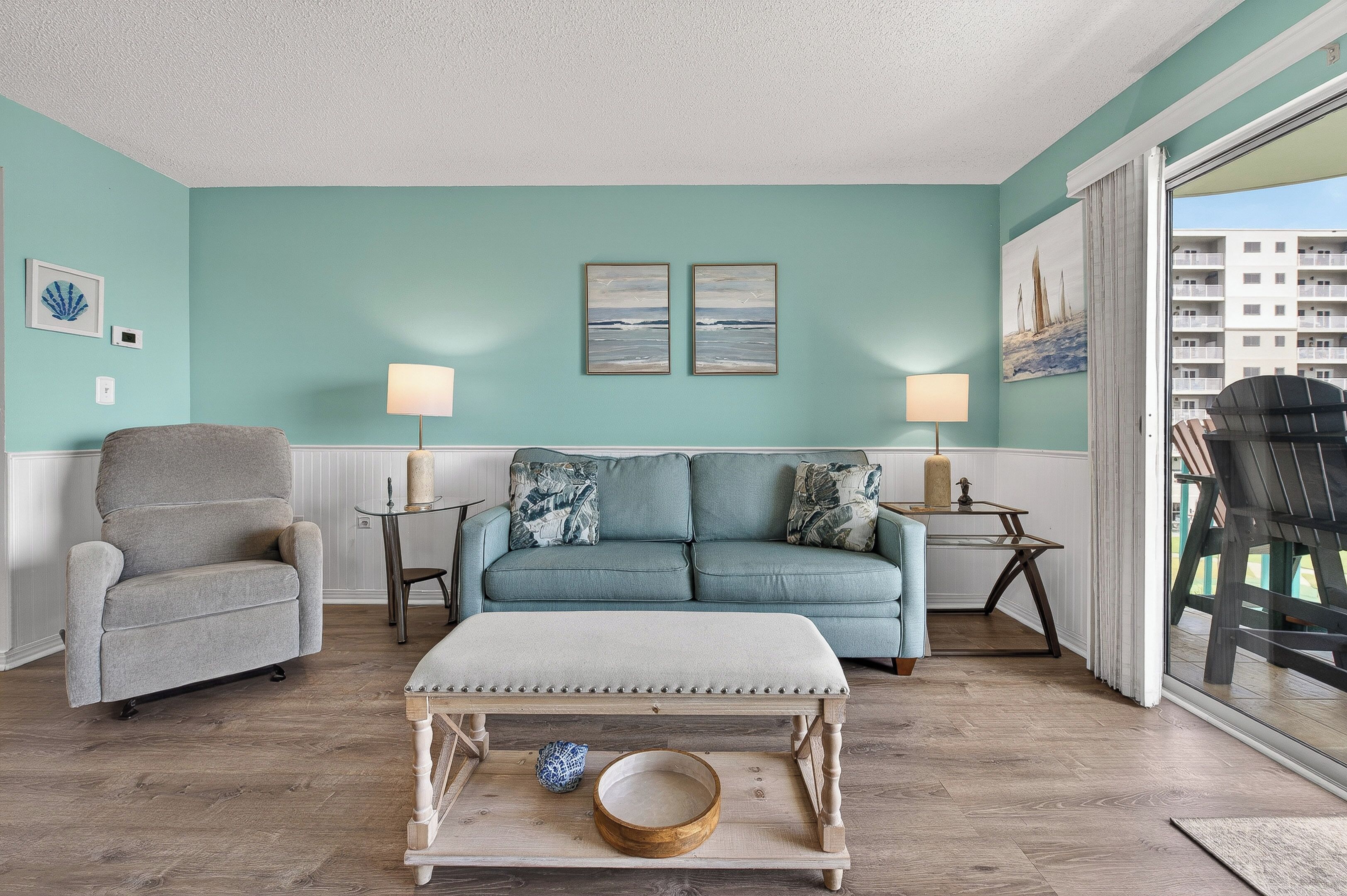 Smart TV, DVD player, books