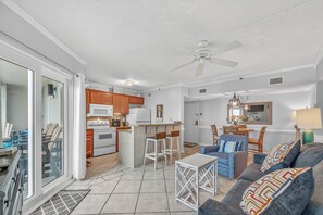 Smart-tv, dvd-afspiller, bøger