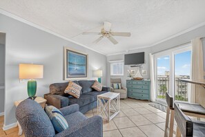 Smart-tv, een dvd-speler en boeken