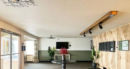 The Trail Inn - Slayton, MN - HWY 59