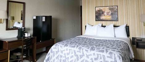 غرفة عادية - سرير كبير - لغير المدخنين | مكواة/لوح كي وواي فاي مجانًا وملاءات أسرّة