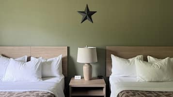 Chambre supérieure, 2 lits doubles, non-fumeur | Fer et planche à repasser, accès au Wi-Fi (inclus), literie fournie