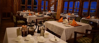 Bwindi Orugano Lodge