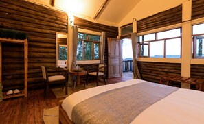 Deluxe Cottage | Egyptian cotton sheets, premium bedding, memory foam beds
