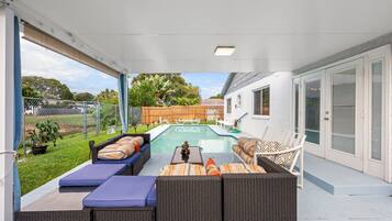 Lämmitetty uima-allas