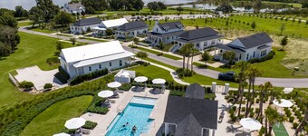 Relaxing Getaway on the Lake at Adams Estate