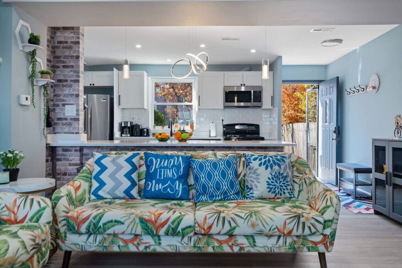 Alexandria Old Town home-walking distance to Metro