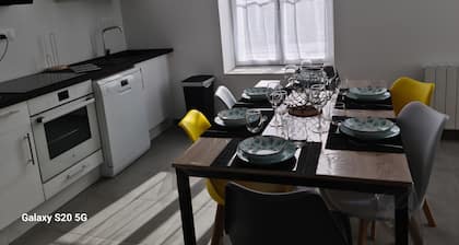A 500m du centre ville! Appartement en RDC de 70mÂČ entiĂšrement rĂ©novĂ©. ClassĂ© 3*