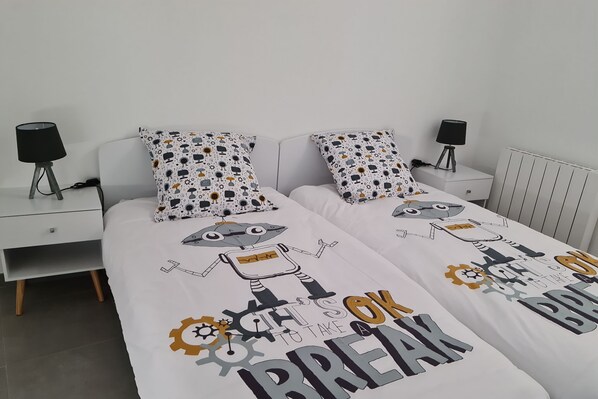 2 chambres, fer et planche à repasser, lit parapluie, Wi-Fi gratuit