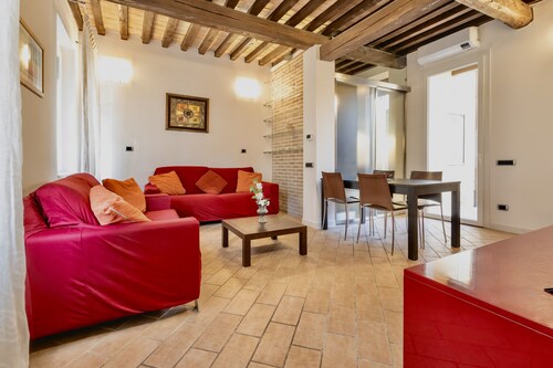 Byzantine Palace, Ravenna Center: 2-story house with private inner courtyard