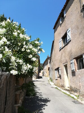 Enceinte de lâhĂ©bergement