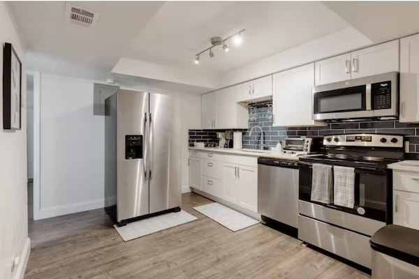 Geladeira, micro-ondas, fogão, cooktop