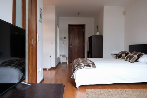 1 bedroom, Internet, bed sheets