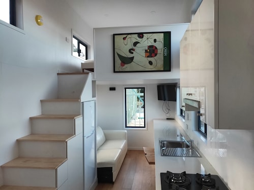 Tranquil Gold Coast Hinterland 4 berth Tiny Home getaway with views to the coast