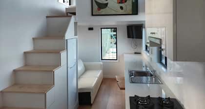 Tranquil Gold Coast Hinterland 4 berth Tiny Home getaway with views to the coast