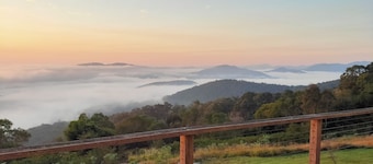 Tranquil Gold Coast Hinterland 4 berth Tiny Home getaway with views to the coast
