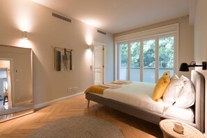 2 bedrooms, iron/ironing board, Internet, bed sheets - 052 Luxury City Center Emporium (Porto)
