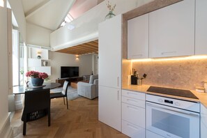 Fridge, microwave, oven, stovetop - Flores City Retreat! (Porto)