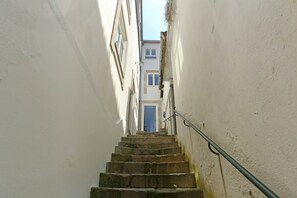 Property grounds - NEW! Prime Riverside Duplex (Porto)