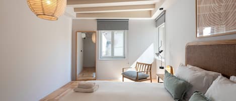 2 bedrooms, iron/ironing board, Internet, bed sheets
