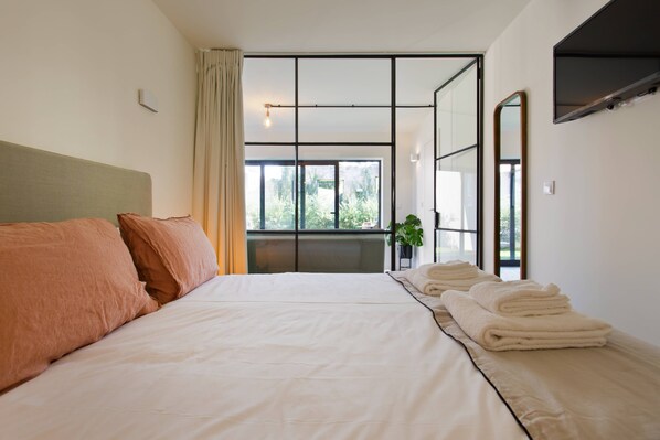 1 sovrum, internet och sängkläder