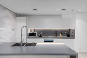 Lägenhet | Eget kök | Kylskåp, mikrovågsugn, ugn och diskmaskin