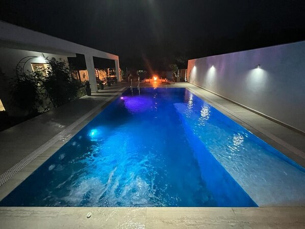 Seasonal outdoor pool, open 9:00 AM to 10:00 AM, pool umbrellas - TREND (Arad)