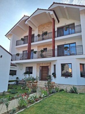 Front of property - TREND (Arad)