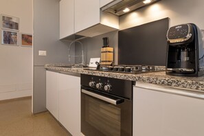 Refrigerador, microondas, horno, lavavajillas