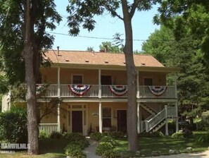 Exterior - Greenbriar Suites-Room # 10..Free Parking (Galena)