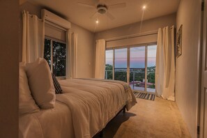 4 bedrooms, desk, iron/ironing board, free WiFi