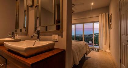 Suzie`s Hilltop Estate