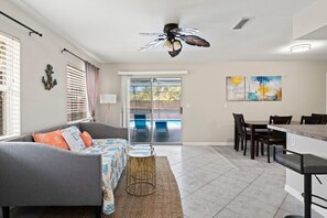 Interior - South Venice Pool Home - 5 miles to Beaches (Venice)