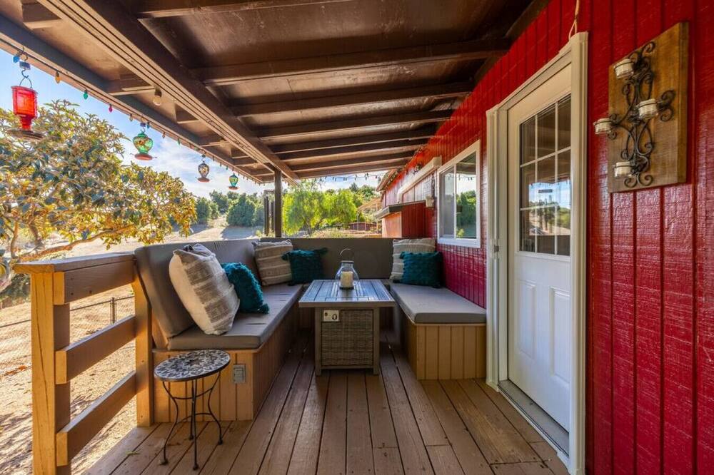 Farm Cottage with petting zoo.
