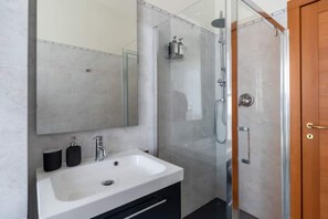 Dusche, Bidet