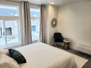 3 bedrooms, iron/ironing board, travel crib, free WiFi