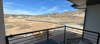 3rd floor condo in Providence