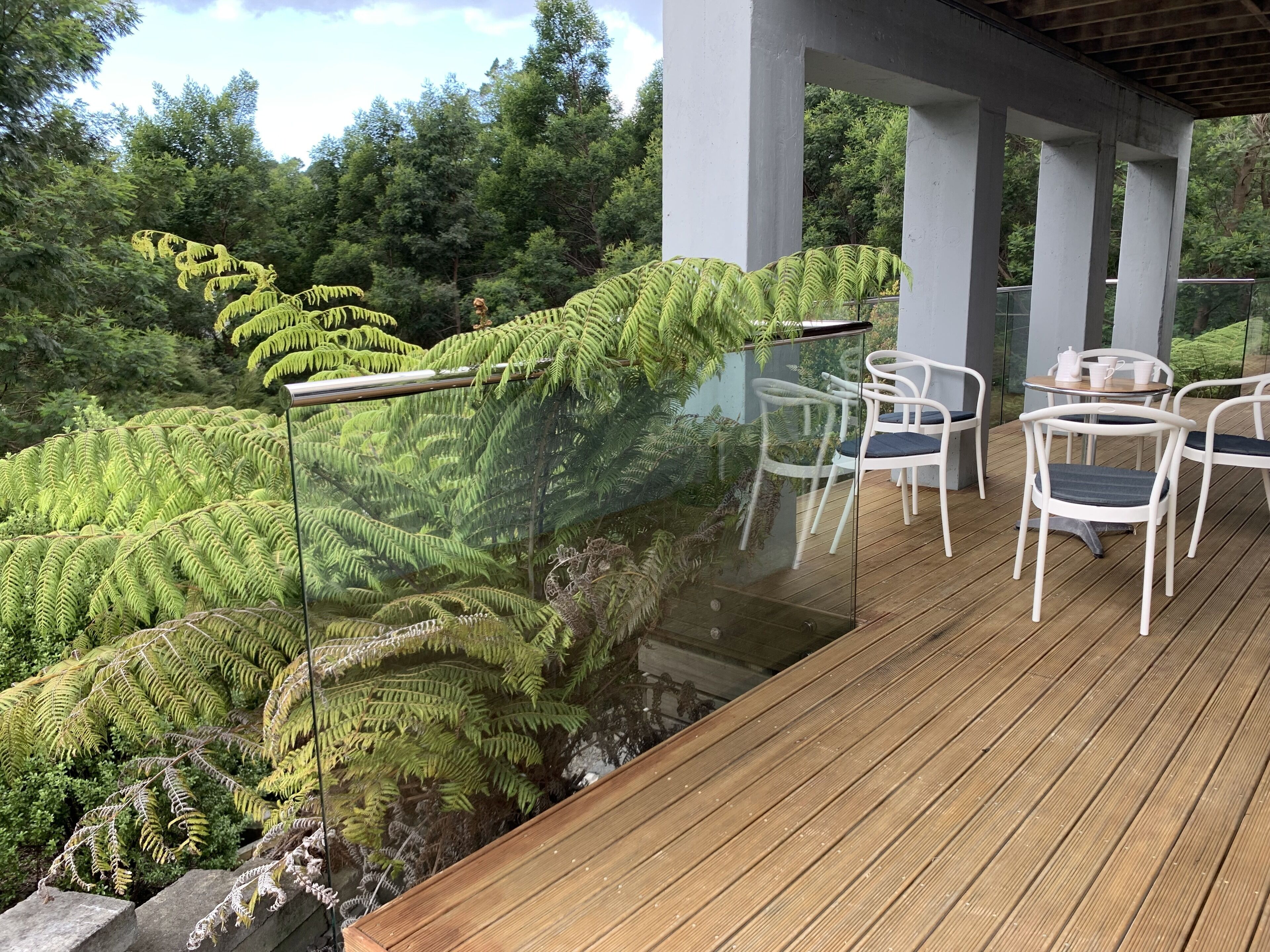 Private covered patio/deck