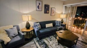 Smart TV - Blue Serene Penthouse Downtown Columbia
(Columbia)