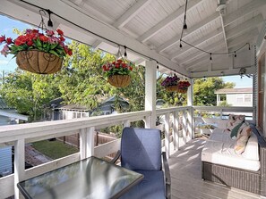 Terrace/patio - 9 Mins to Downtown Tampa, Full Kitchen, King Bed, Balcony, Smart TV's (Tampa)