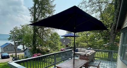 Cozy Hillside Hideaway on Lake Canadarago