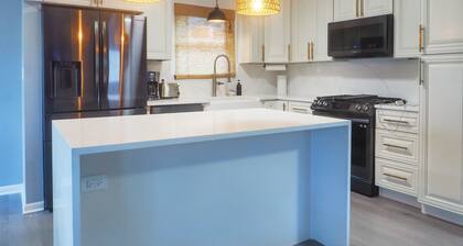 Updated Spacious Home -Near NWU- Hospitals+More