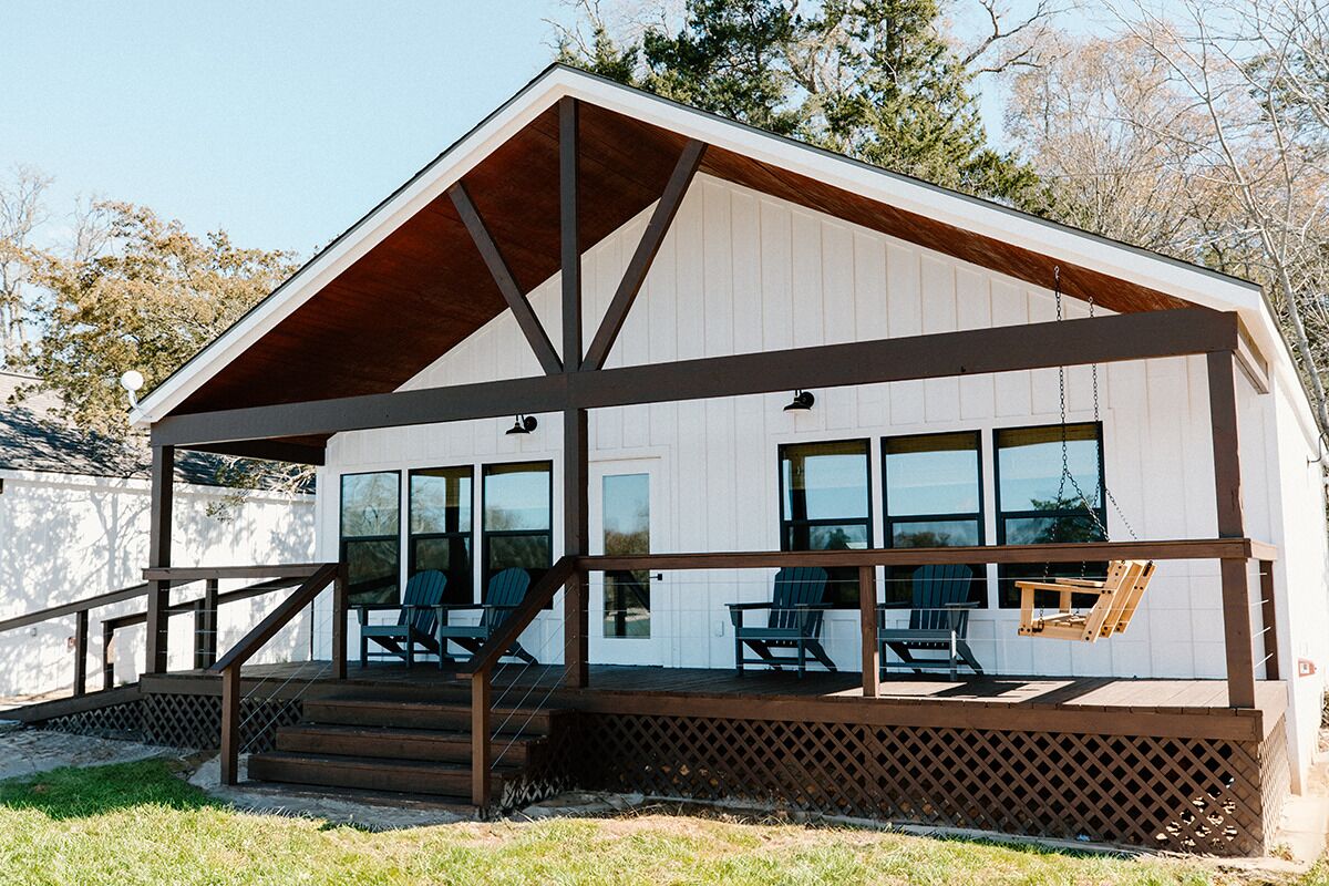Amazing 2 BR Near Round Top Sleeps 6